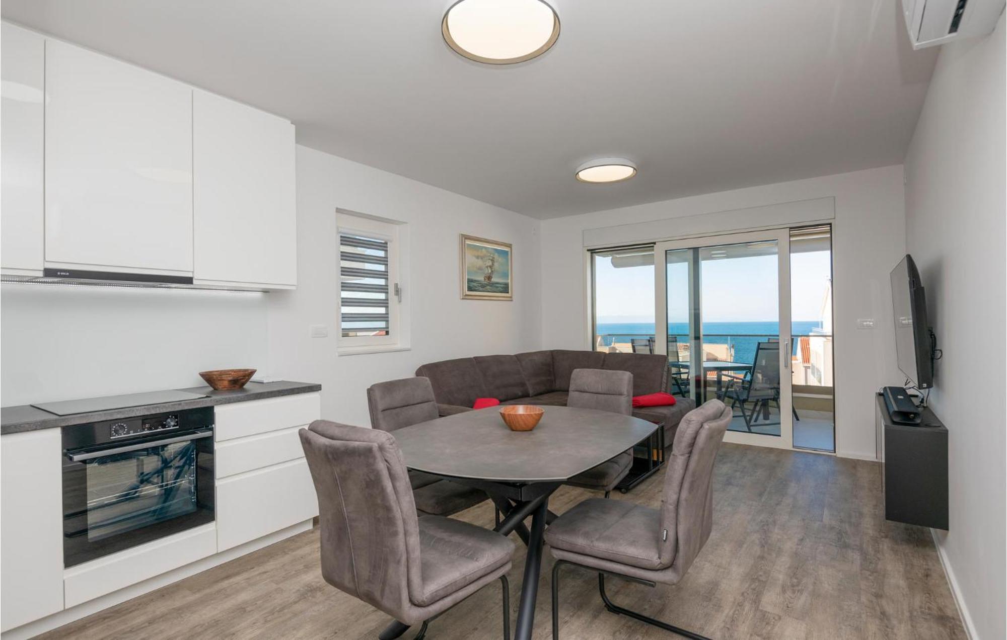 Stunning Apartment In Tucepi With Kitchen 외부 사진